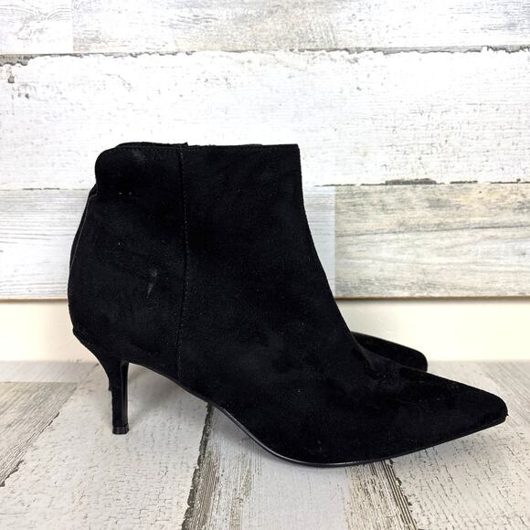 Charles by Charles David Women’s 8 Black Faux Suede Ankle Boots Kitten Heel New - Picture 3 of 10